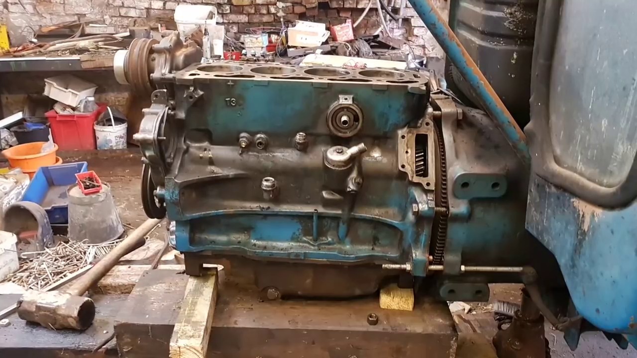 Happy New year. Ford 7600 engine rebuild
