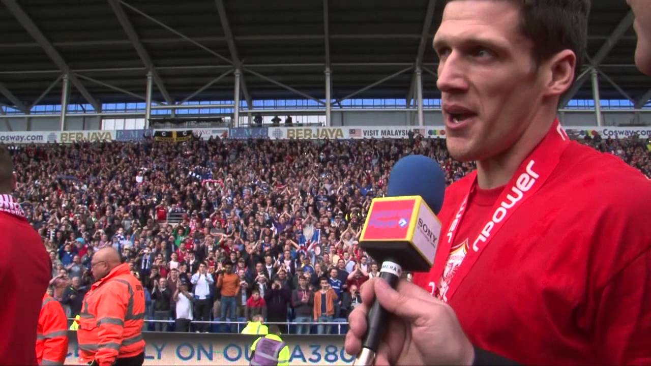 CARDIFF CITY LIFT THE CUP