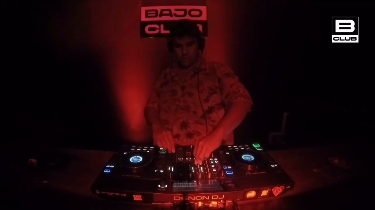 HOUSE FOR FRIEND´S EN BAJO CLUB