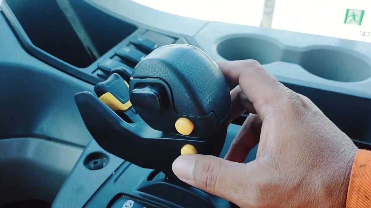 CAT 745 Dump brake/Shift hold