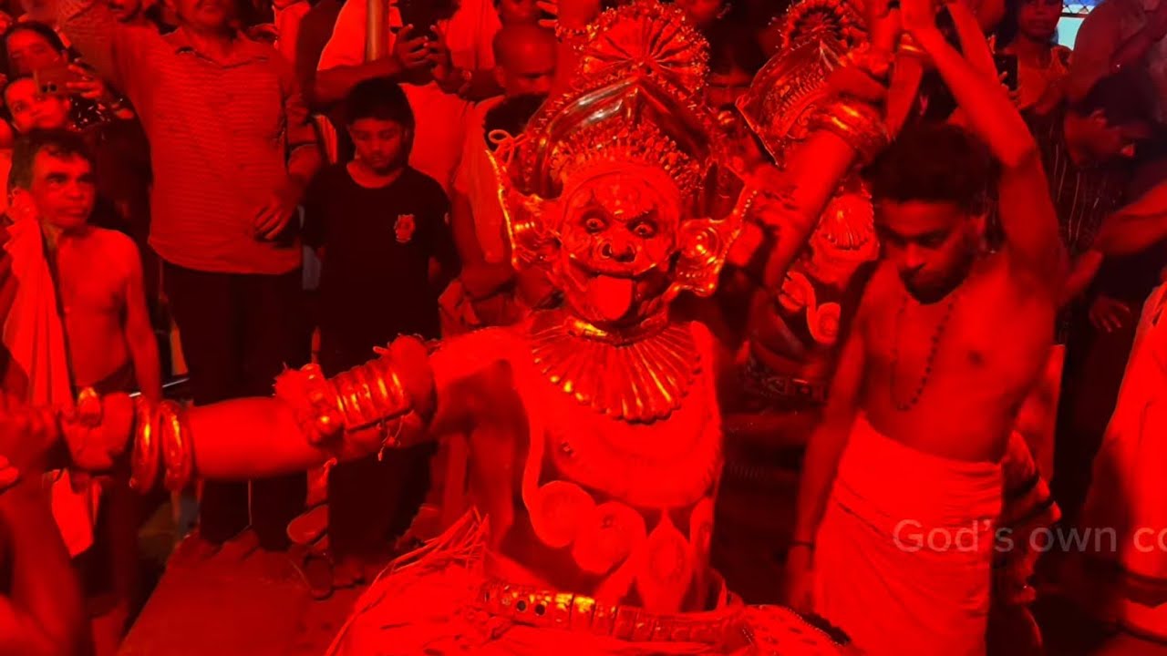 ഭഗവതി |Bhagavathi| ശ്രീ പാവിട്ടമീത്തൽ ഭഗവതി ക്ഷേത്രം| #thirayattam #thira #bagavathi #bhagavathi 