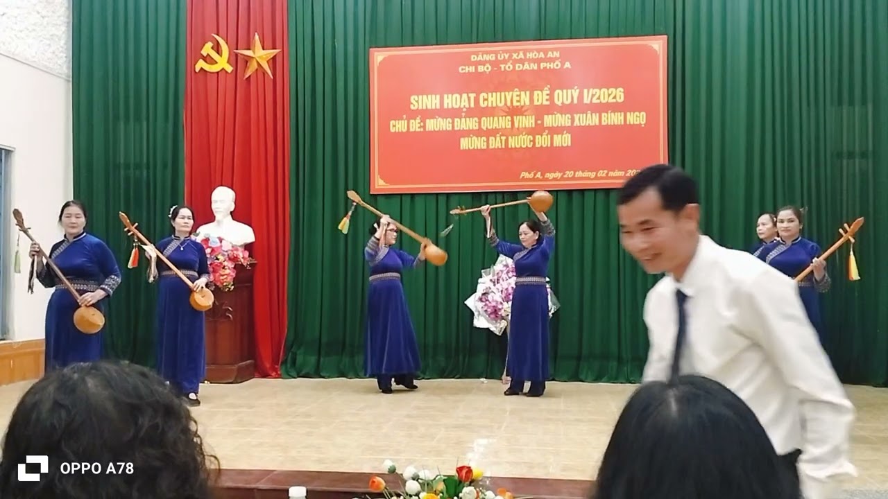 Múa SUỐI ĐÀN. PHỐ A