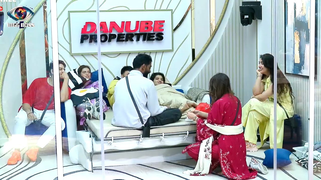 Bigg Boss 19 Promo: Mridul Ne Ki Farhana Ki Taarif, Natalia Hui Jealous