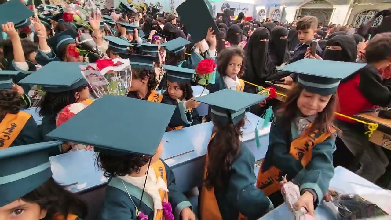المنشد المتألق( أكرم السند) في حفل مدارس أضواء اليمن الحديثة 2022-2023م
