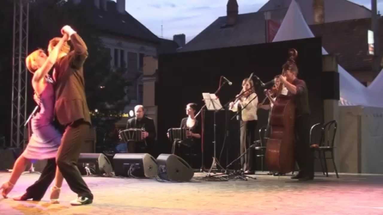 Yo No Se Que Me Han Hecho Tus Ojos - Orquesta Típica Budapest