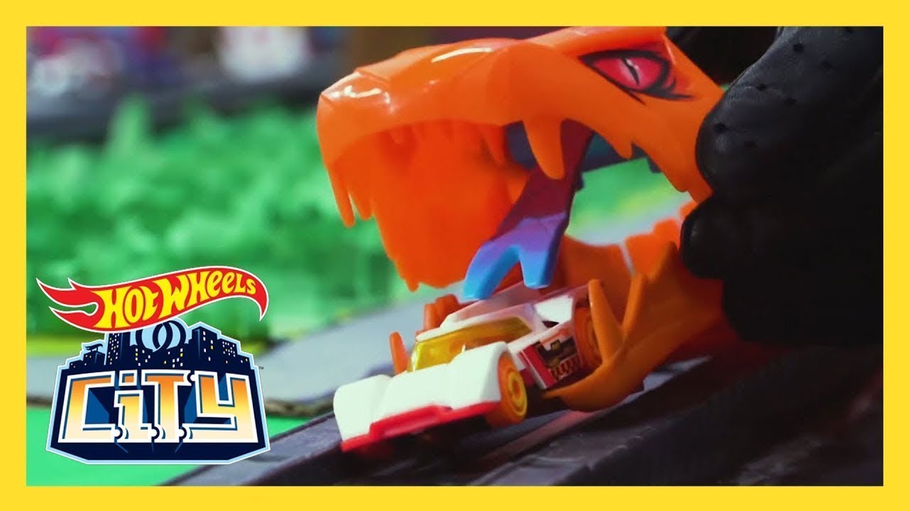 BEST Moments from New News 💥 | New News | @HotWheels