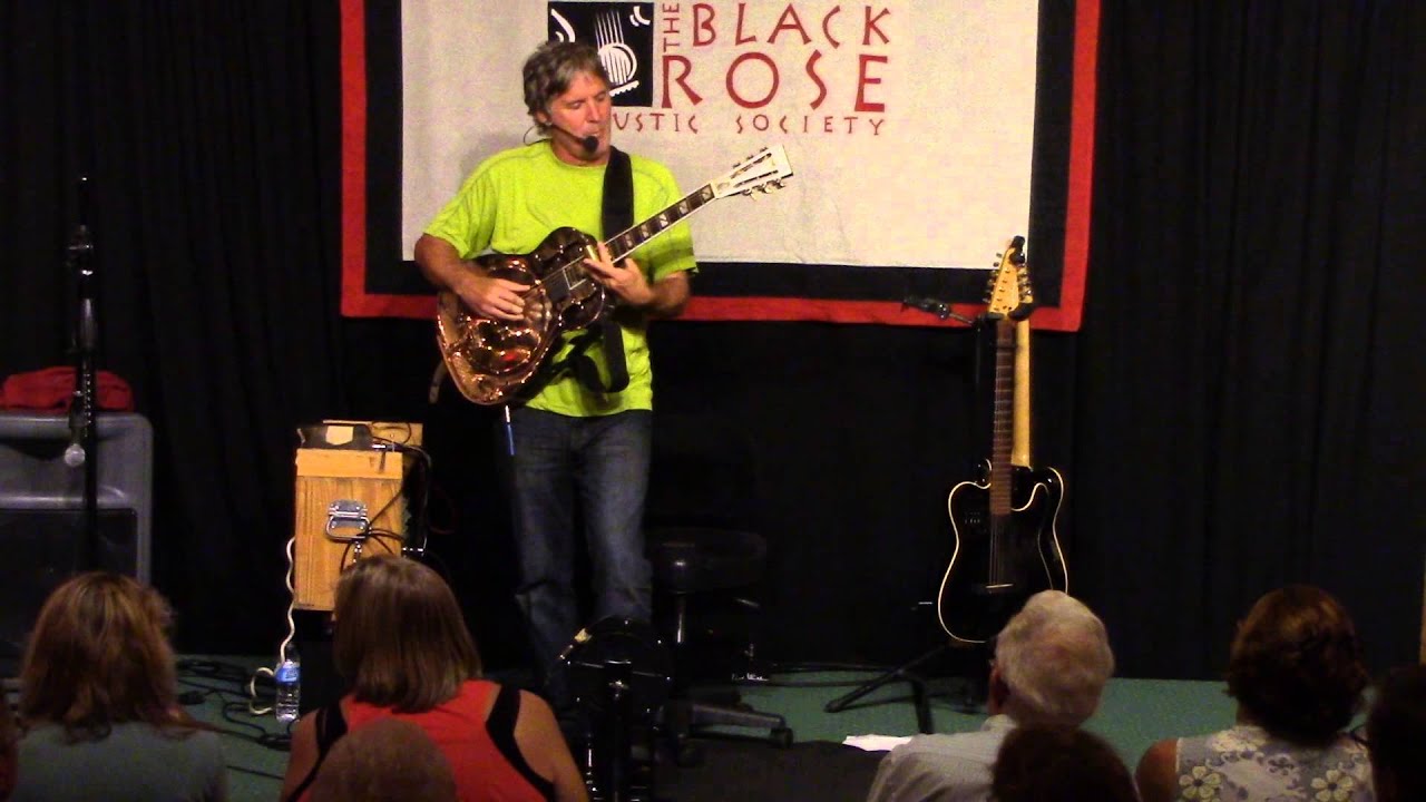Kraig Kenning performs “Amazing Grace” at The Black Rose Acoustic Society