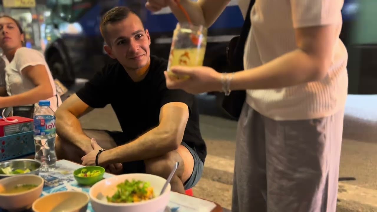 Global Adventure Cruises & Travel - Foodtour Hanoi 🇻🇳Vietnam