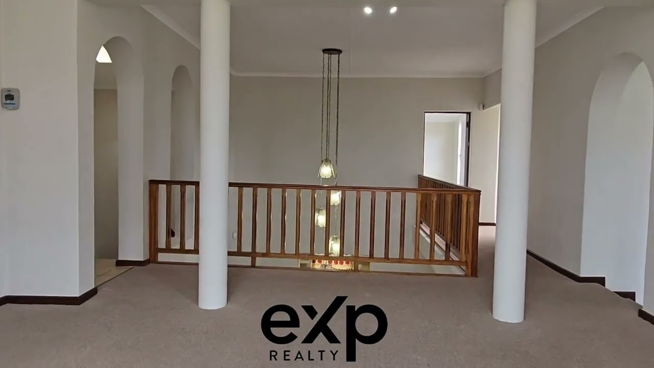 Elegant 6-Bedroom Home with Ocean Views in Bayview, Hartenbos,Mossel Bay 