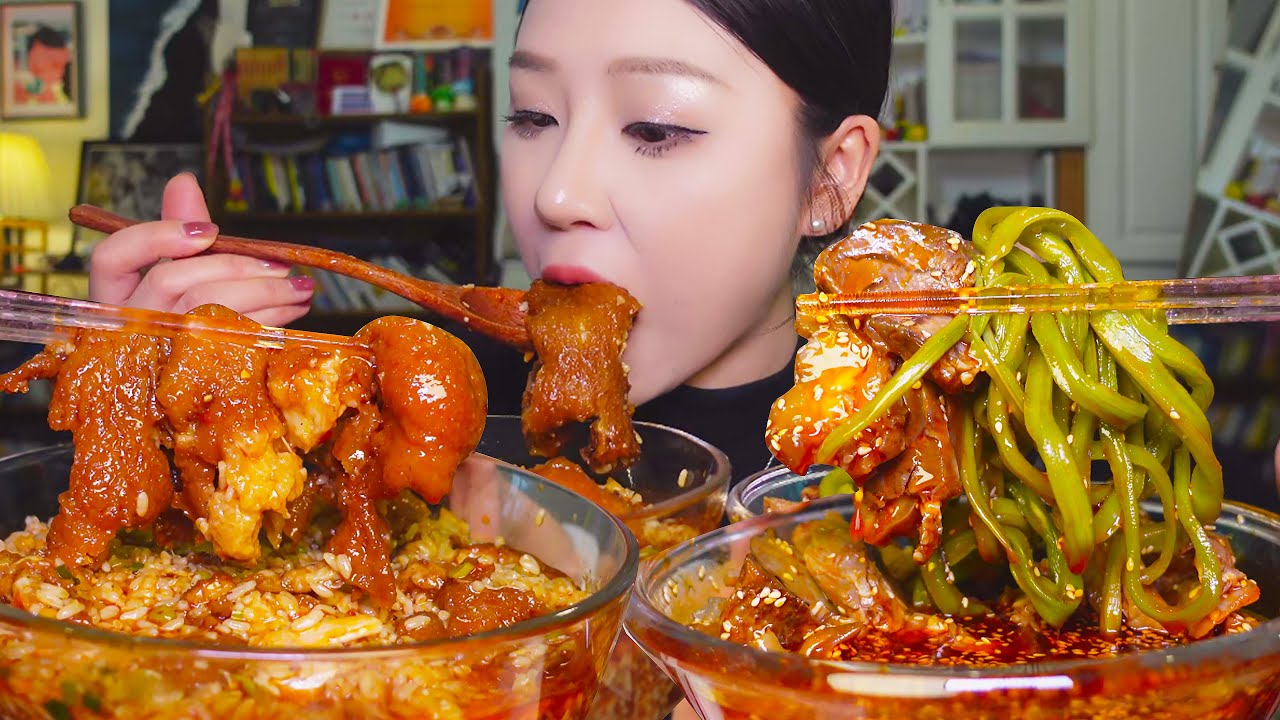 黏糊虎皮肘子烫饭！红油拌贡菜卤肉、椒盐皮皮虾，过年啦过年啦~【小果食Xiao Guo】#mukbang