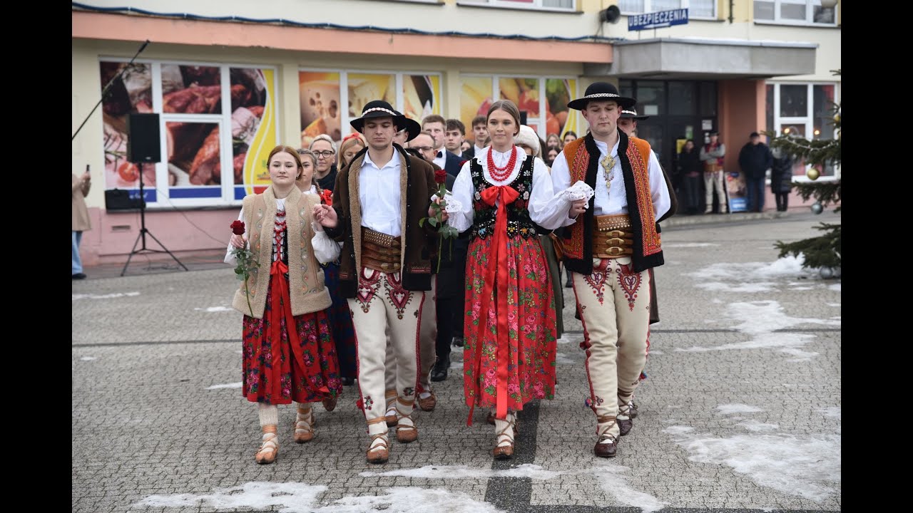 Łącko. Polonez maturzystów