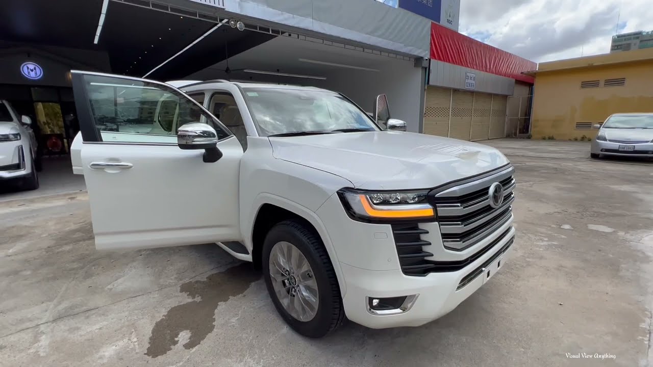 2022 Toyota Land Cruiser VX.R | Interior, Exterior