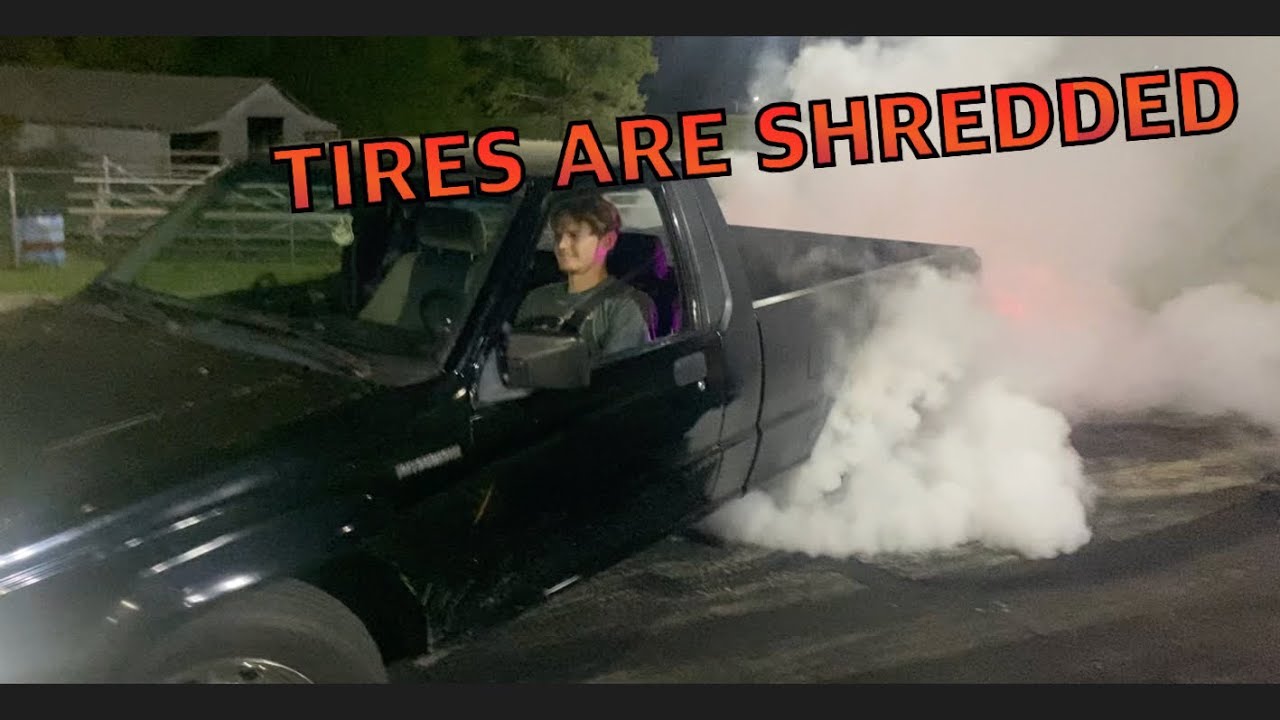 Mitsubishi Mighty Max does HUGE burnout after welding the differential
