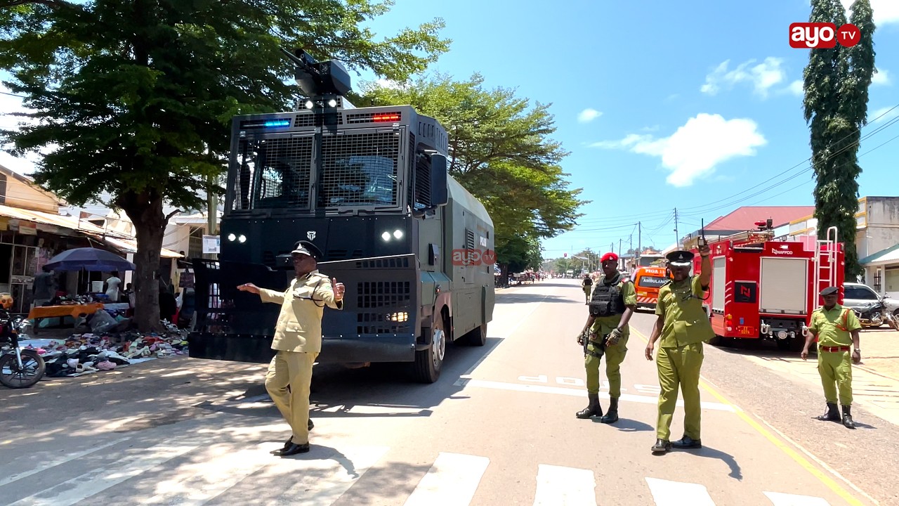TAHARUKI KIGOMA BANK KUWAKA MOTO, POLISI WAZINGIRA NA KUFUNGA BARABARA, NI ZOEZI LA UTAYARI