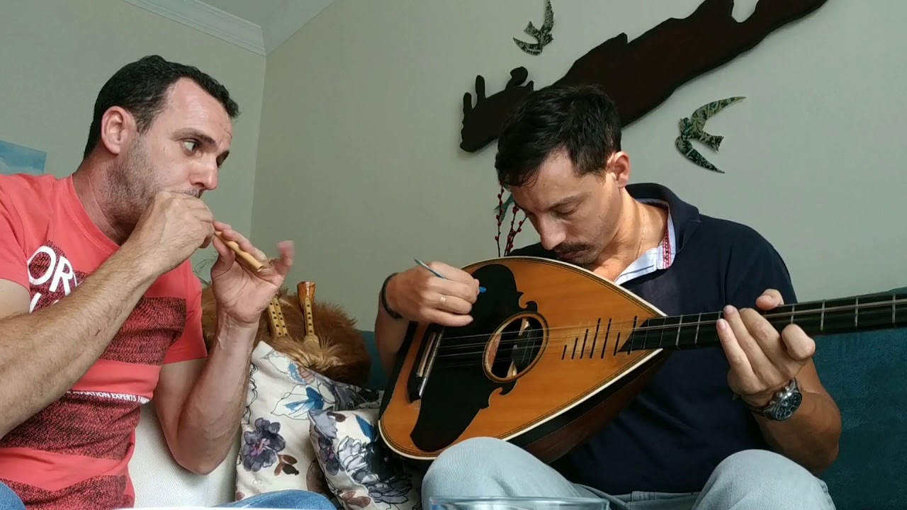 Πρόβες με τον γαμπρό...μπαντουράκι...