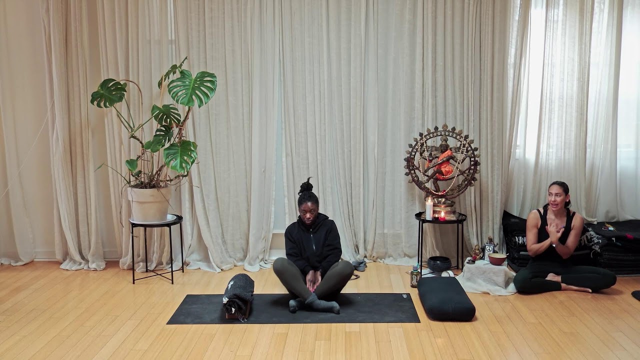 Three Queens Yoga Classes Live