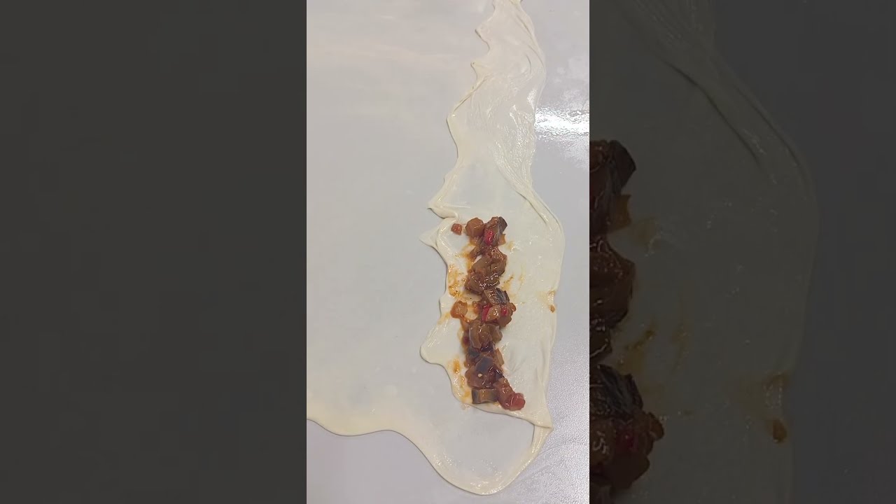OKLAVA MERDANE YOK ‼️ ÇOK BASİT KENDİLİĞİNDEN AÇILAN PATLICANLI BÖREK TARİFİ 👌