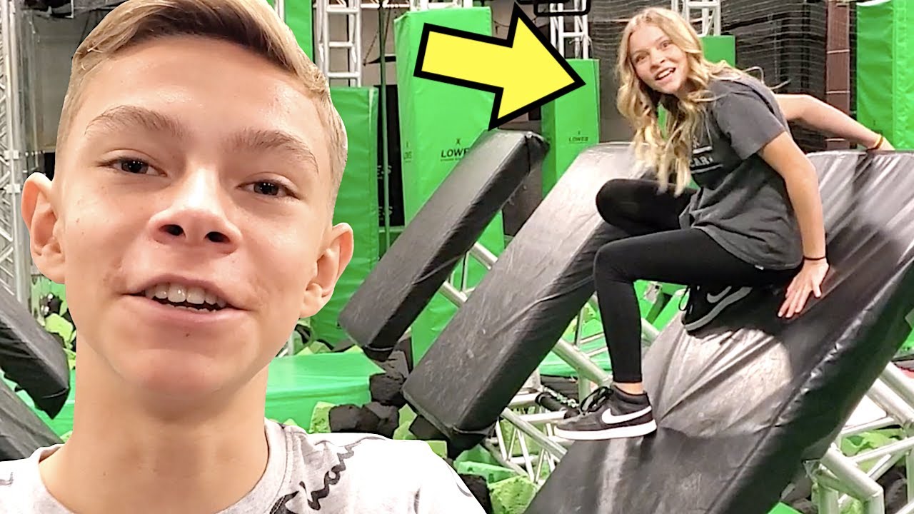 BOYS vs GIRLS EXTREME SPORTS CHALLENGE!