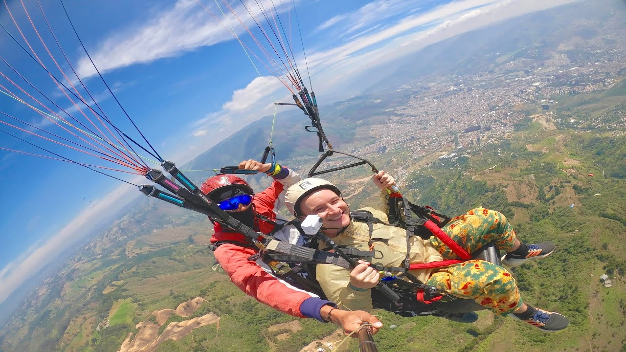 First-Time Paragliding in Colombia: The Most Insane Experience of My Life! 🇨🇴