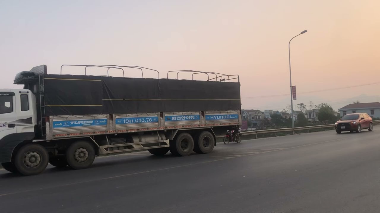[22338]Xe Freightliner Columbia CL120 6X4,Xe Hyundai Trago HD320 18 Tấn 8X4,Xe Chenglong M53 310 8X4