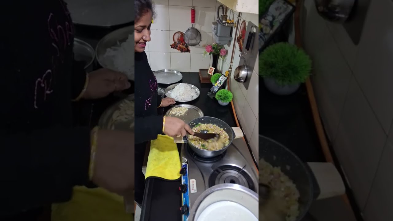 Mooli ke parathe with Tamatar ki mithi Chutney..Lovely Home Kitchen  is live