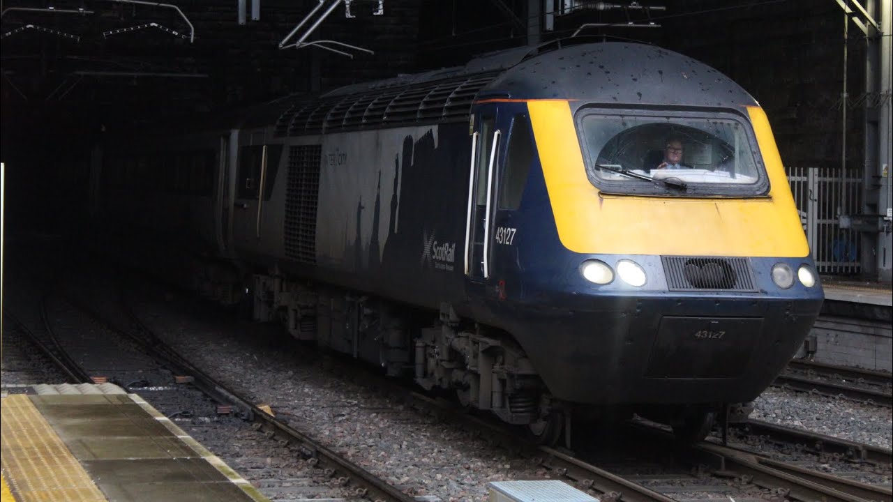 43127 & 43139 arriving at Glasgow Queen Street