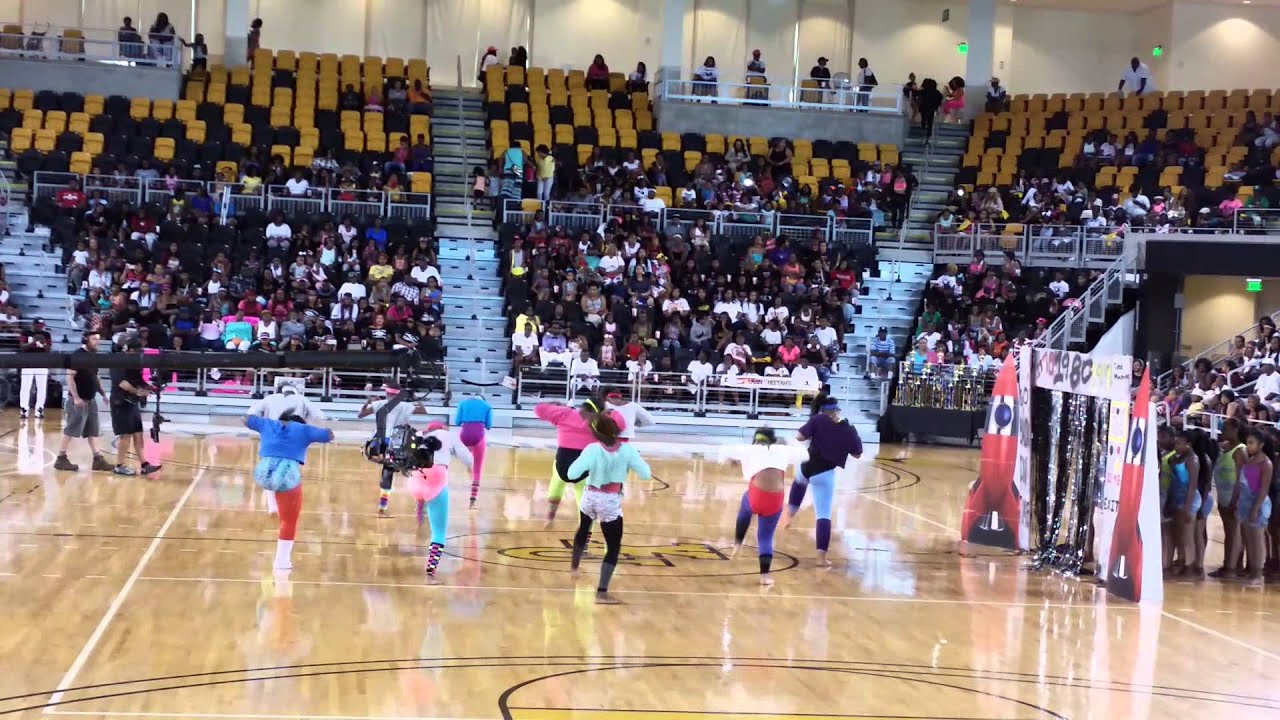 Creative dance at dancing dolls competition