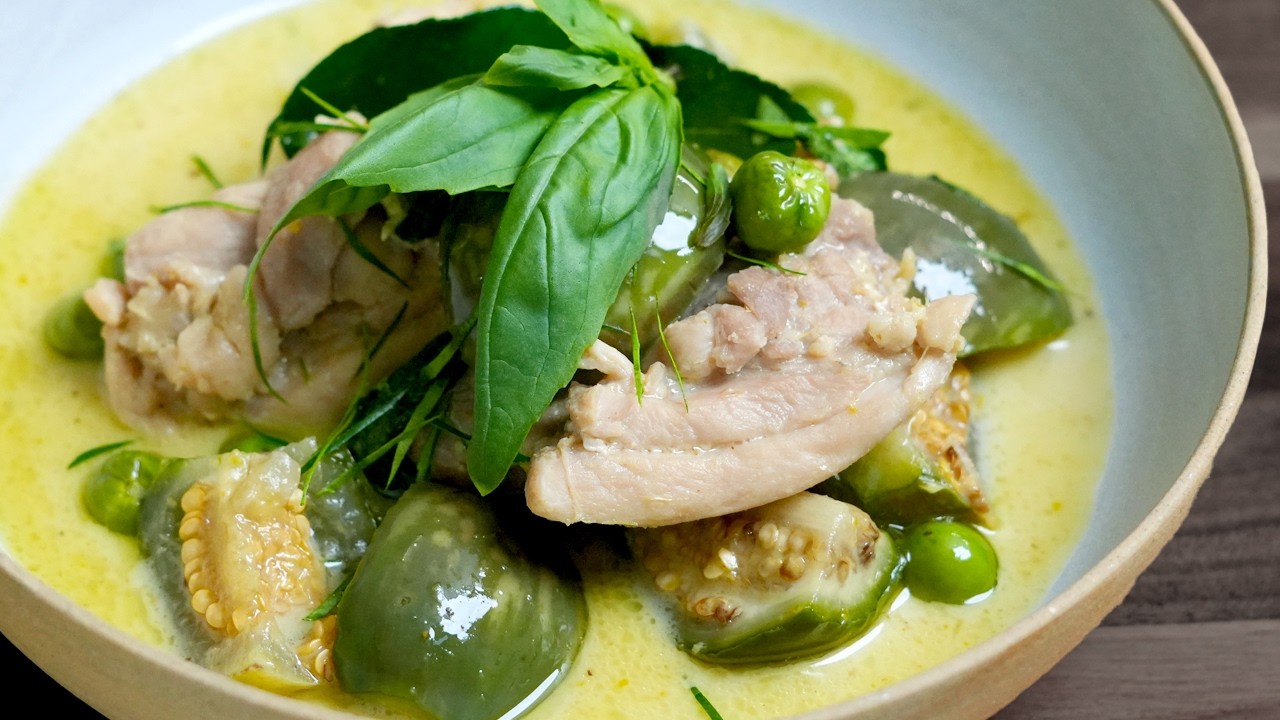 Курица с тайским зеленым карри — кокосовые сливки (аутентичный метод)