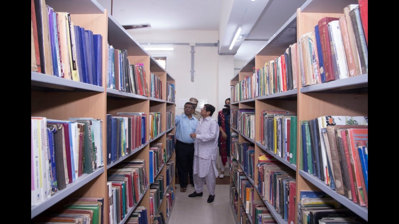 ''Don't wait for formalities!'': Dr.Kiran Bedi visits Library again