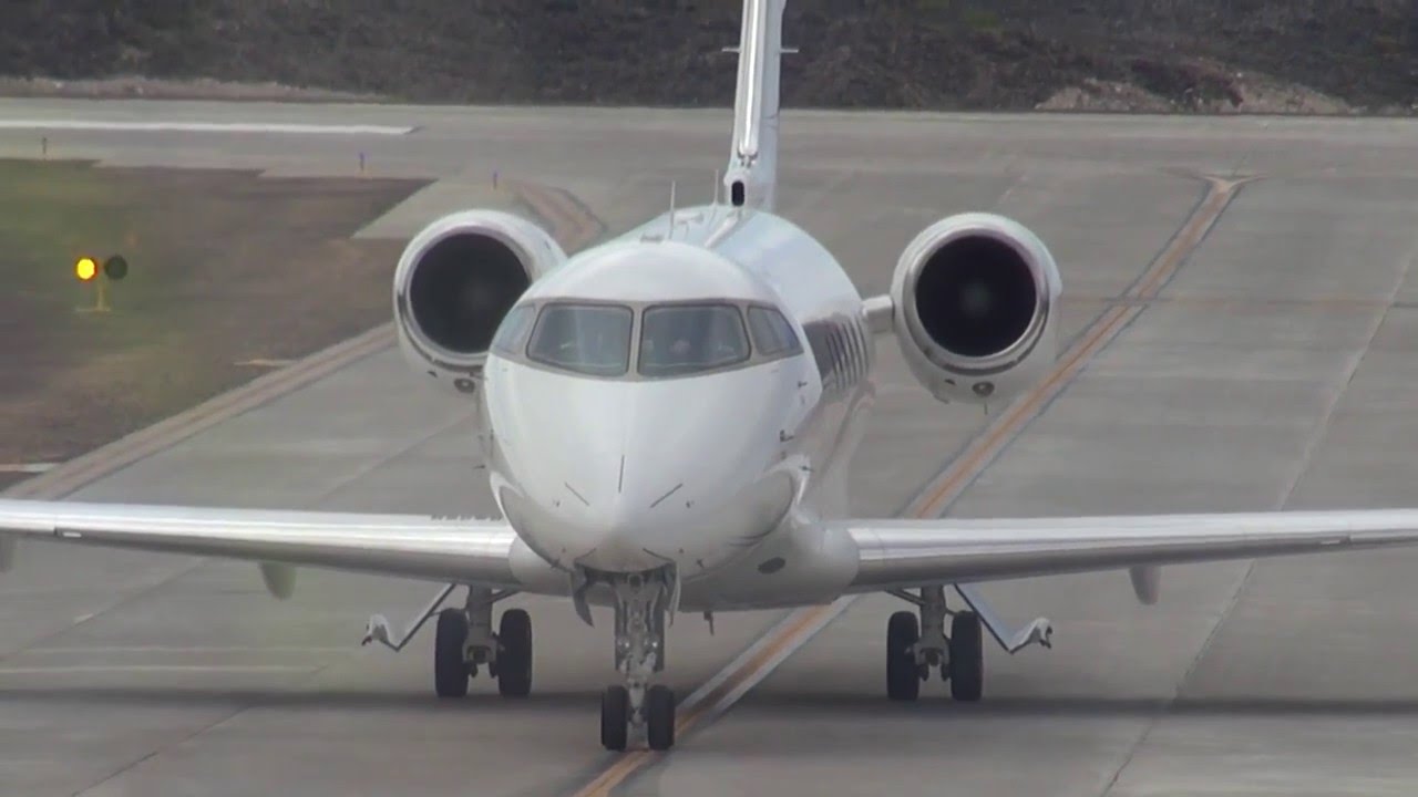 Jet Arrives to St Helena