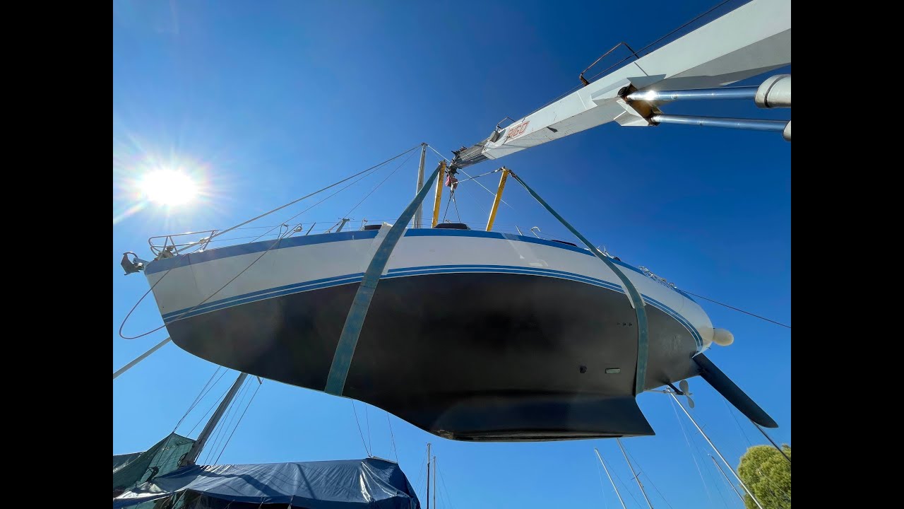 Thaorga sailing  with a Cape Horn Windvane