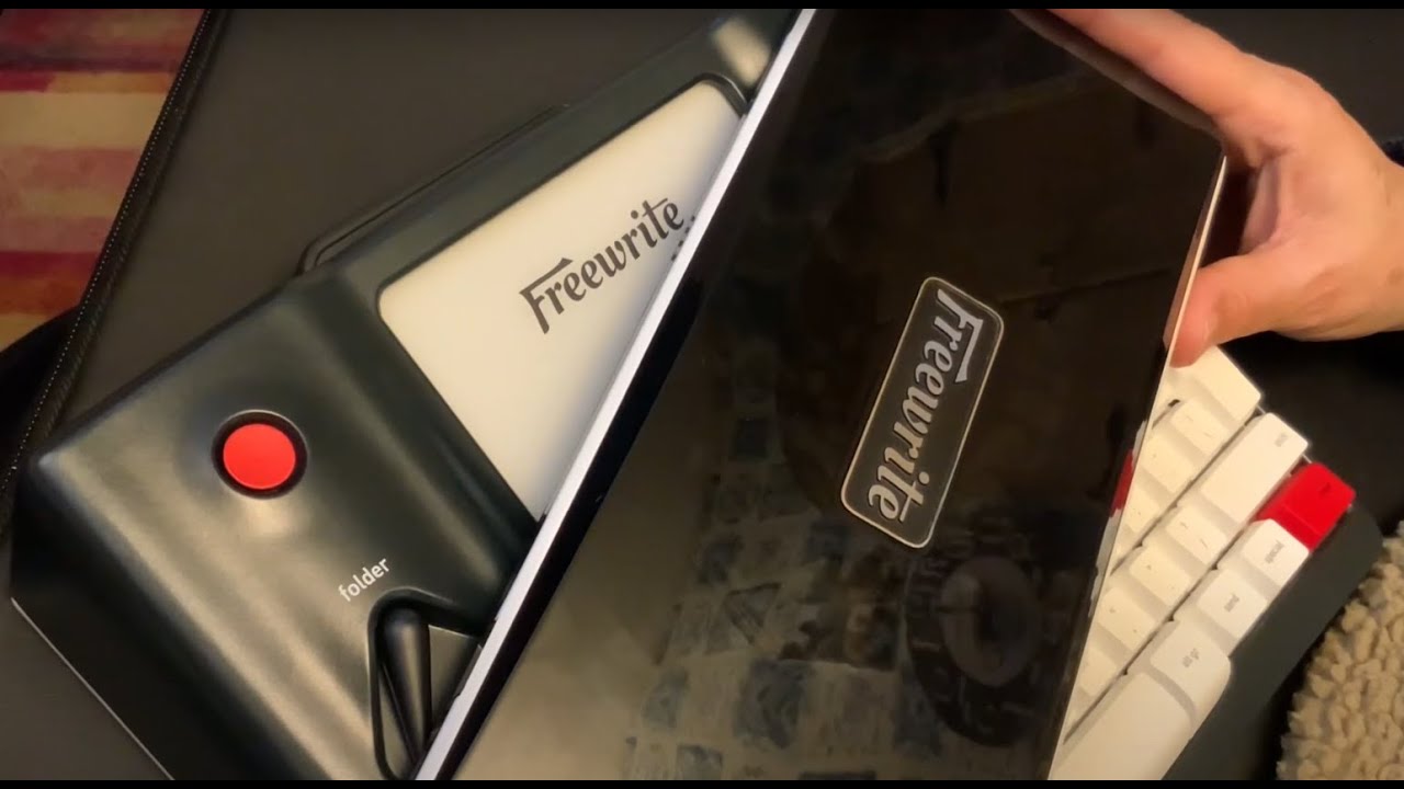 Comparison Video of the Astrohaus Smart Freewrite vs Traveler Distraction Free Typewriters