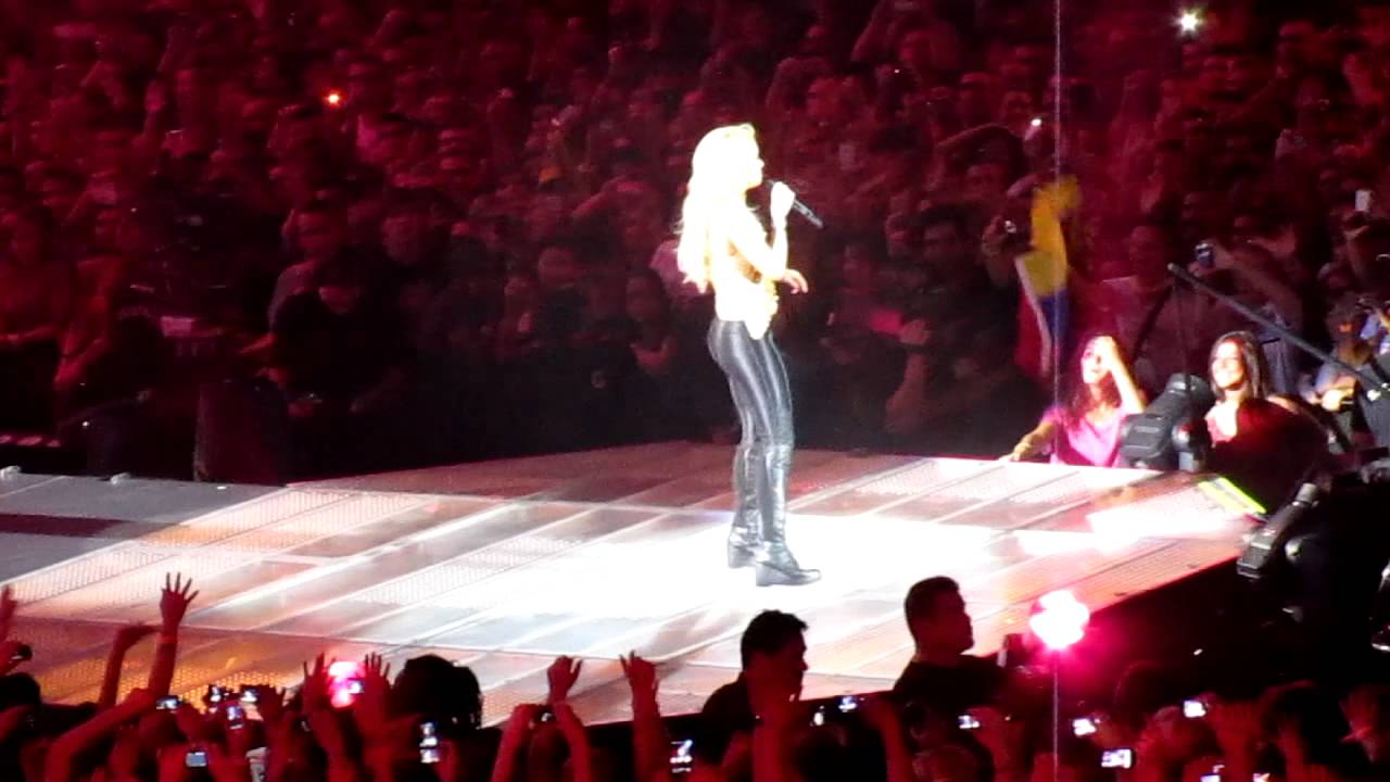 Shakira -Bercy, Paris 14/06/11 Whenever wherever