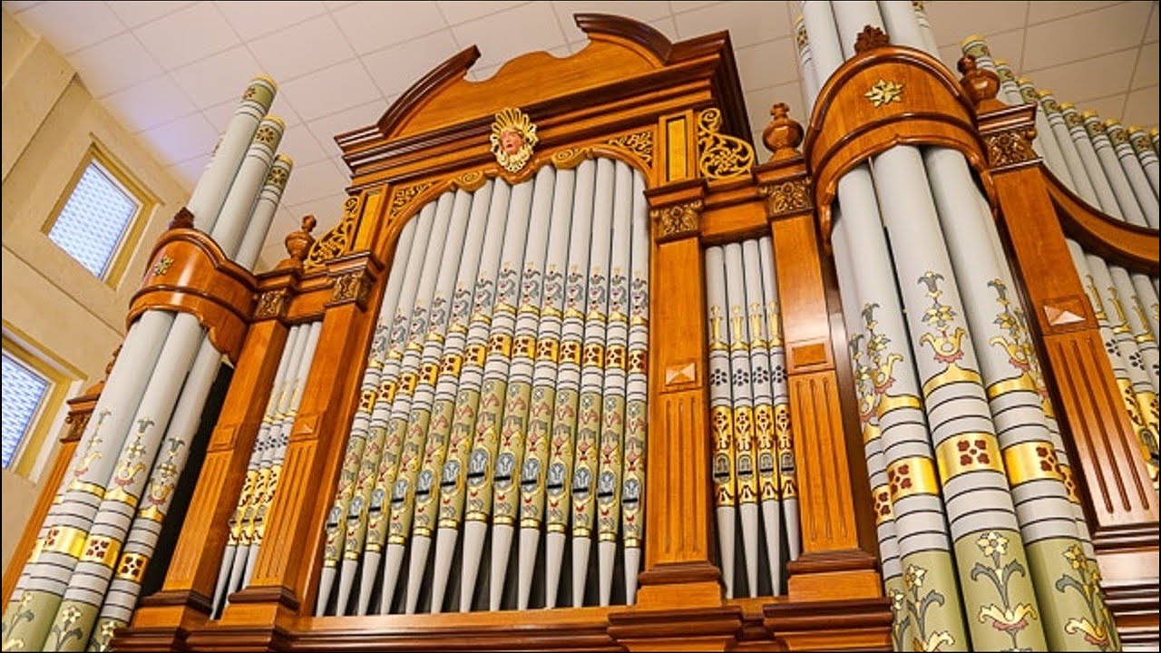Stravinsky's Pulcinella on the magnificent Hill organ formerly in Adelaide Town Hall, now at Tanunda