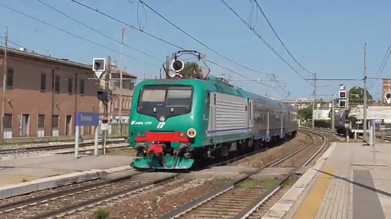 ARRIVI & PARTENZE di TRENI PASSEGGERI alla stazione di TREVISO CENTRALE (2024)