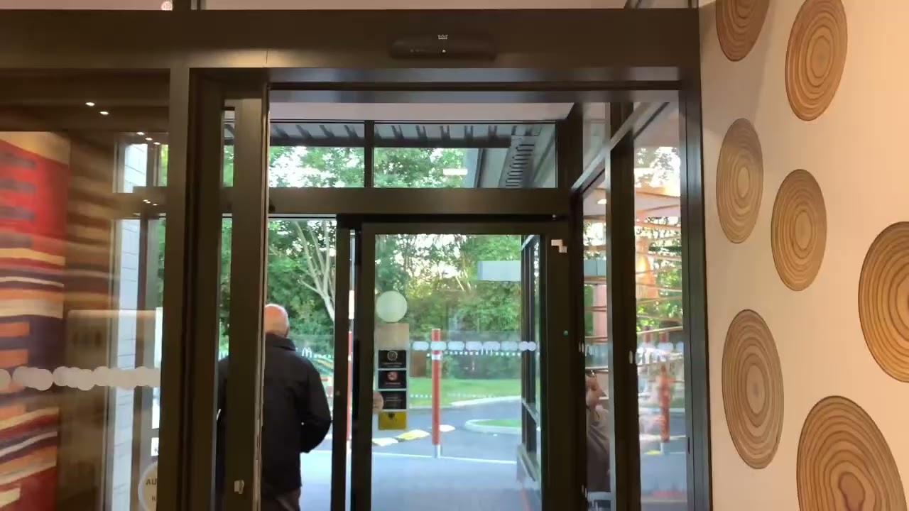 Dorma ES200 and ED100 automatic door at McDonald’s in the services in Chelmsford
