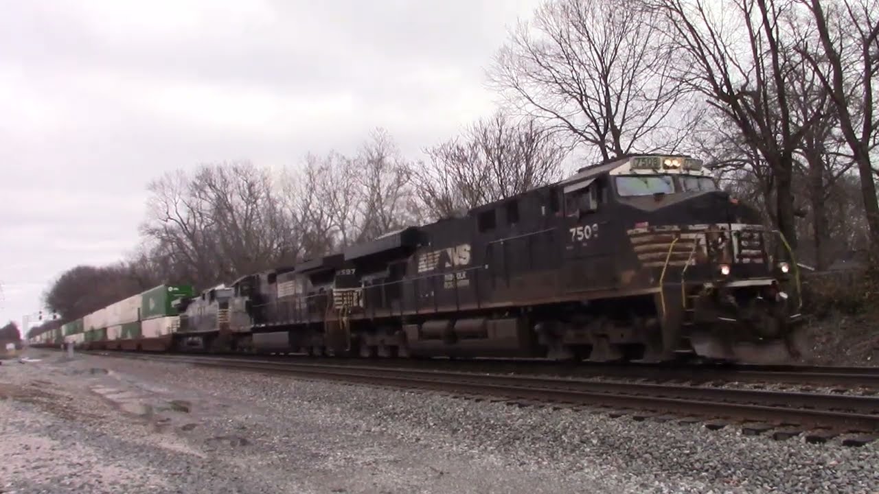 NORFOLK SOUTHERN GE ES44DC GEVO Southbound Intermodal Container Train