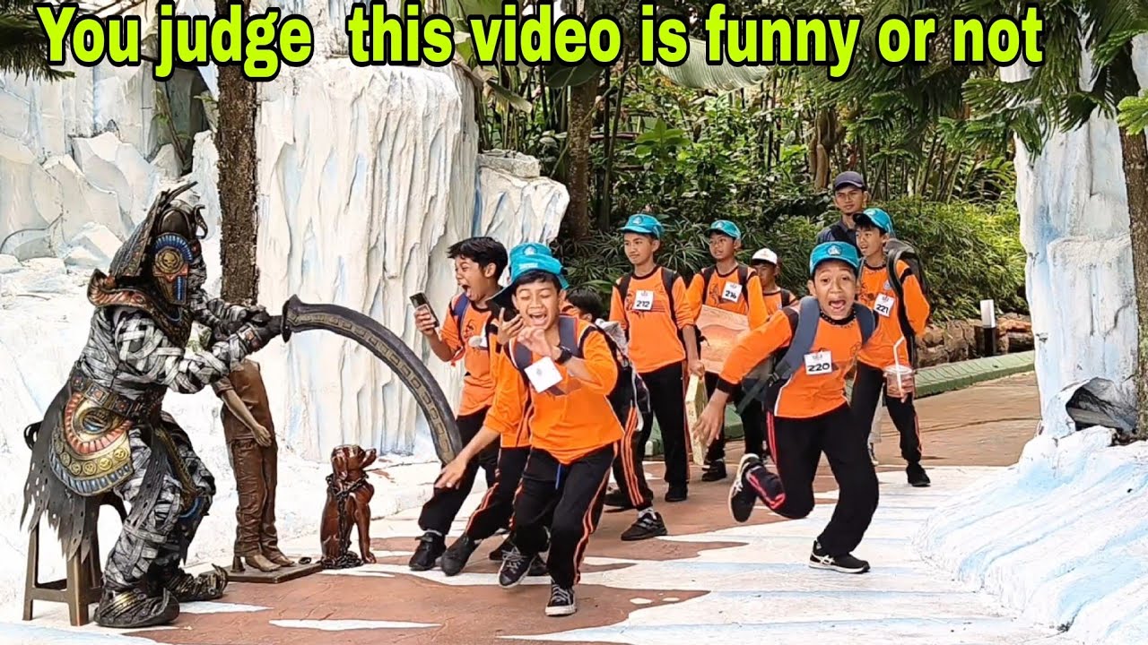 #cowboy_prank  in Indonesia. Super funny reactions.  lalucon statue prank!!!