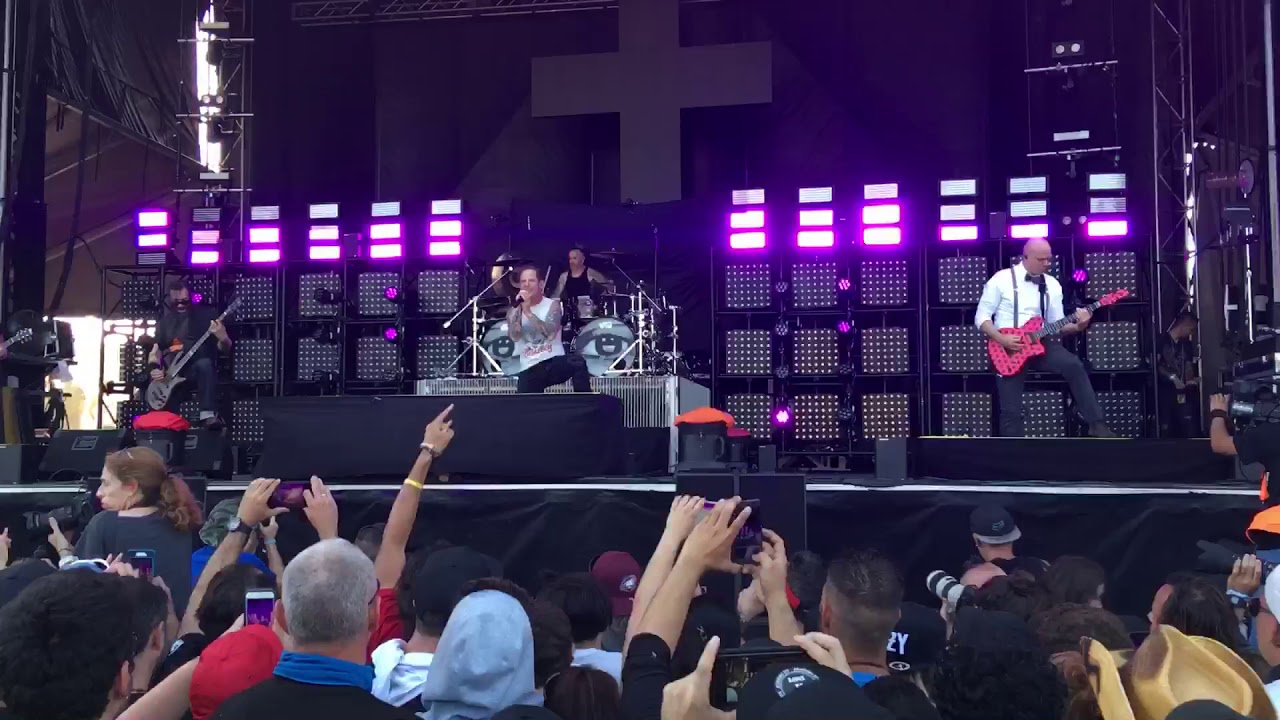 Stone Sour ( Live ) Fort Rock 2018 ( Whiplash Pants )