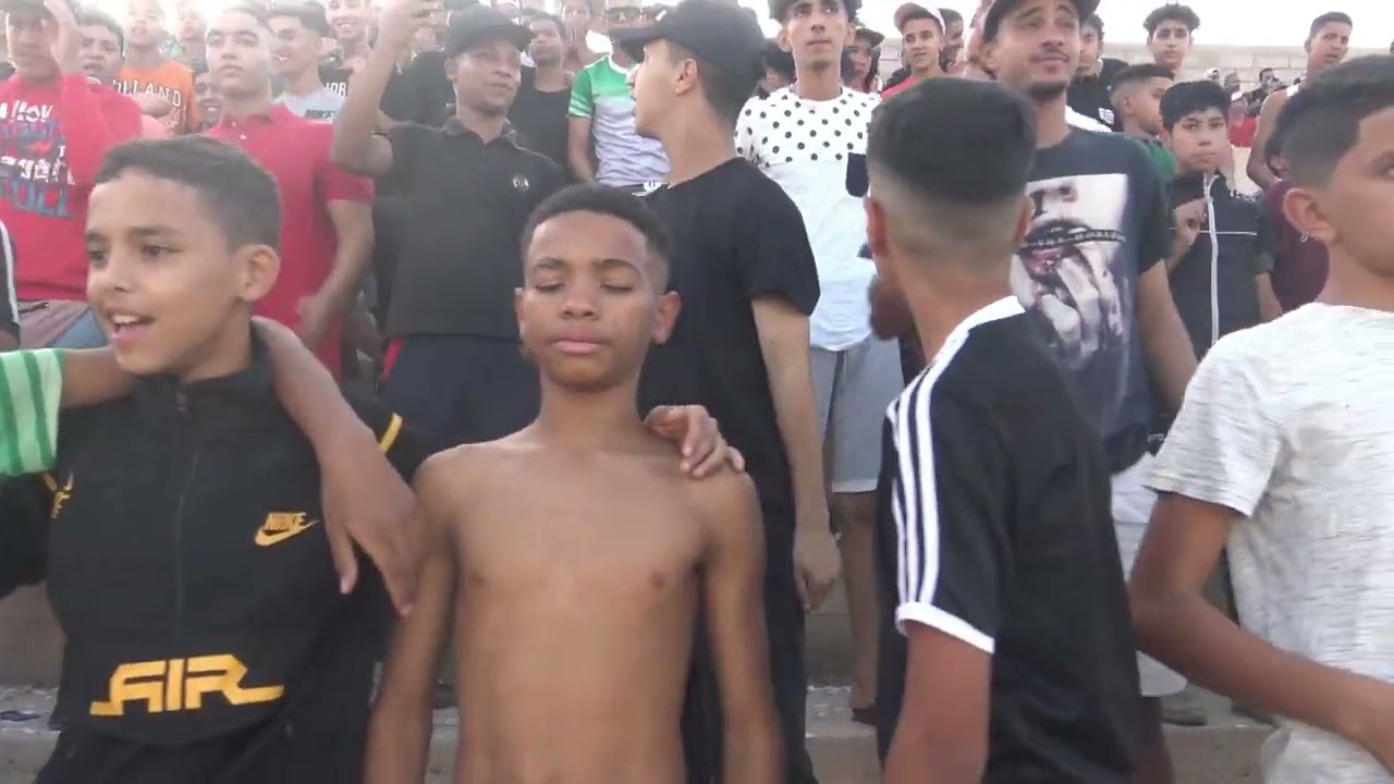 الجمهير العاشقين للكرة القدم