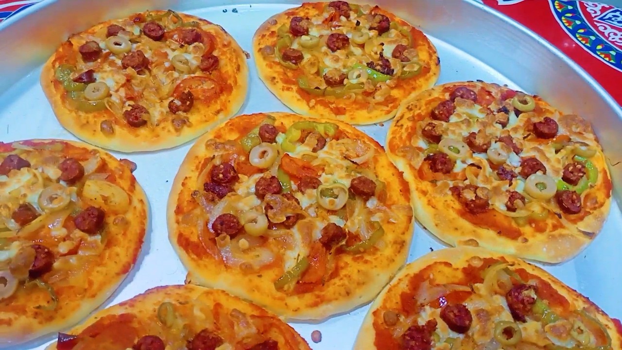 أجمل بيتزا بالسجق والخضار والجبنة أسهل وأسرع طريقة