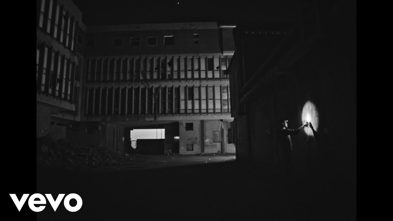 Rhove - Vestiti da Rapper (Visual) ft. Gu&egrave;