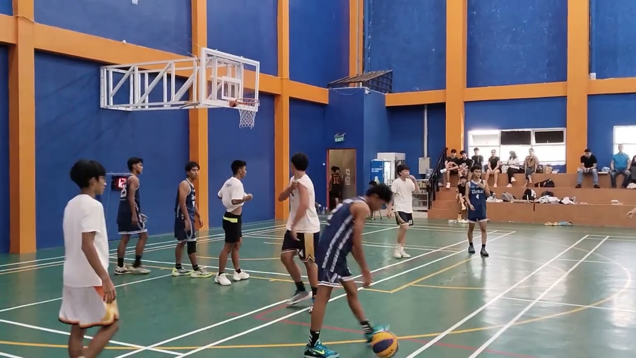 Mini kompetisi 4x4 ( SMP 206 vs D'brito) semifinal