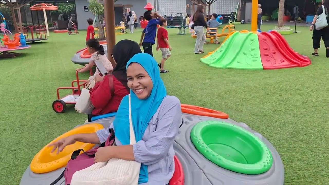 THE NICE PLAYLAND PASAR KEMIS