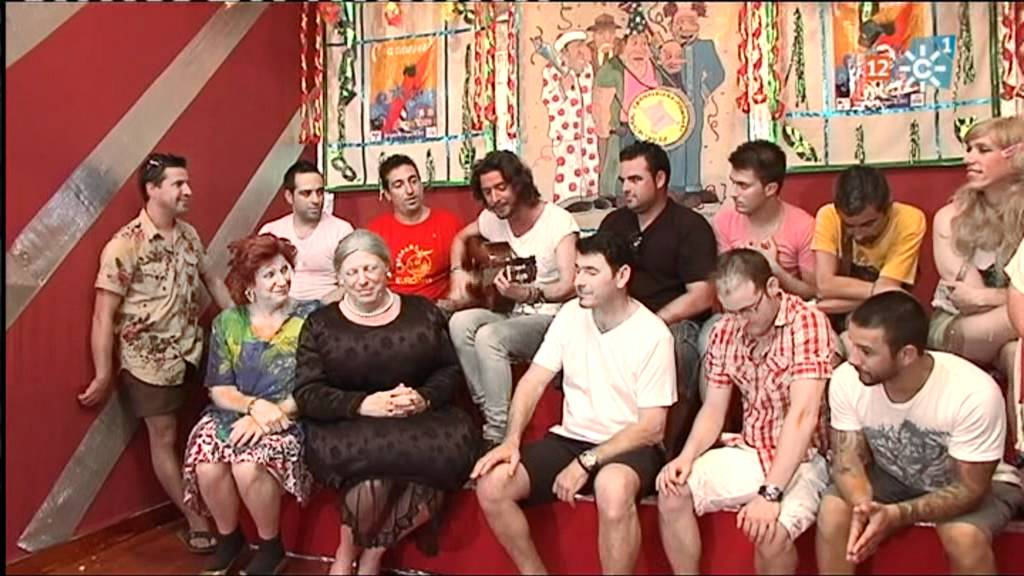Manuel Carrasco canta a las madres en Canal Sur Los Morancos