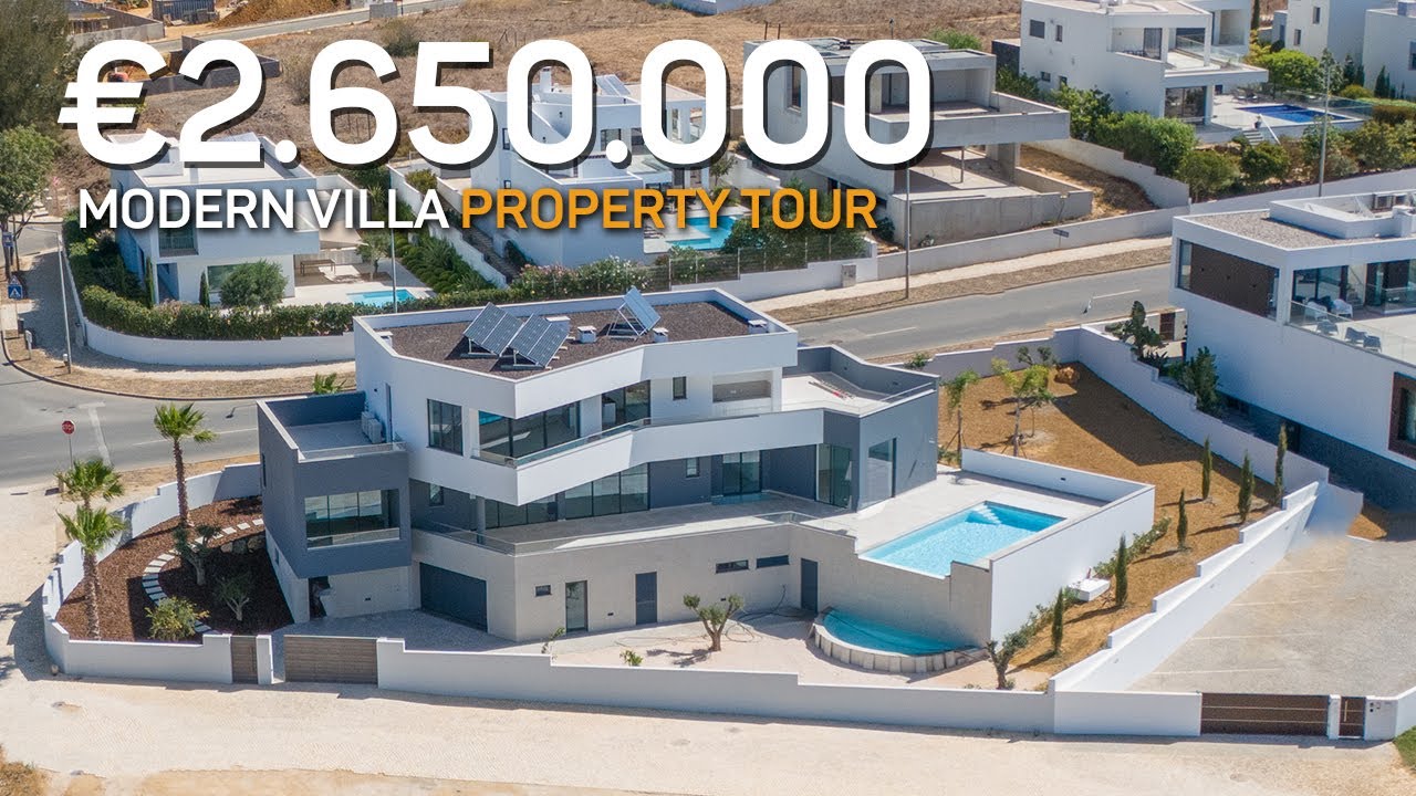 Discover the State-of-the-art T4 Villa in Porto de Mós, Lagos for Sale