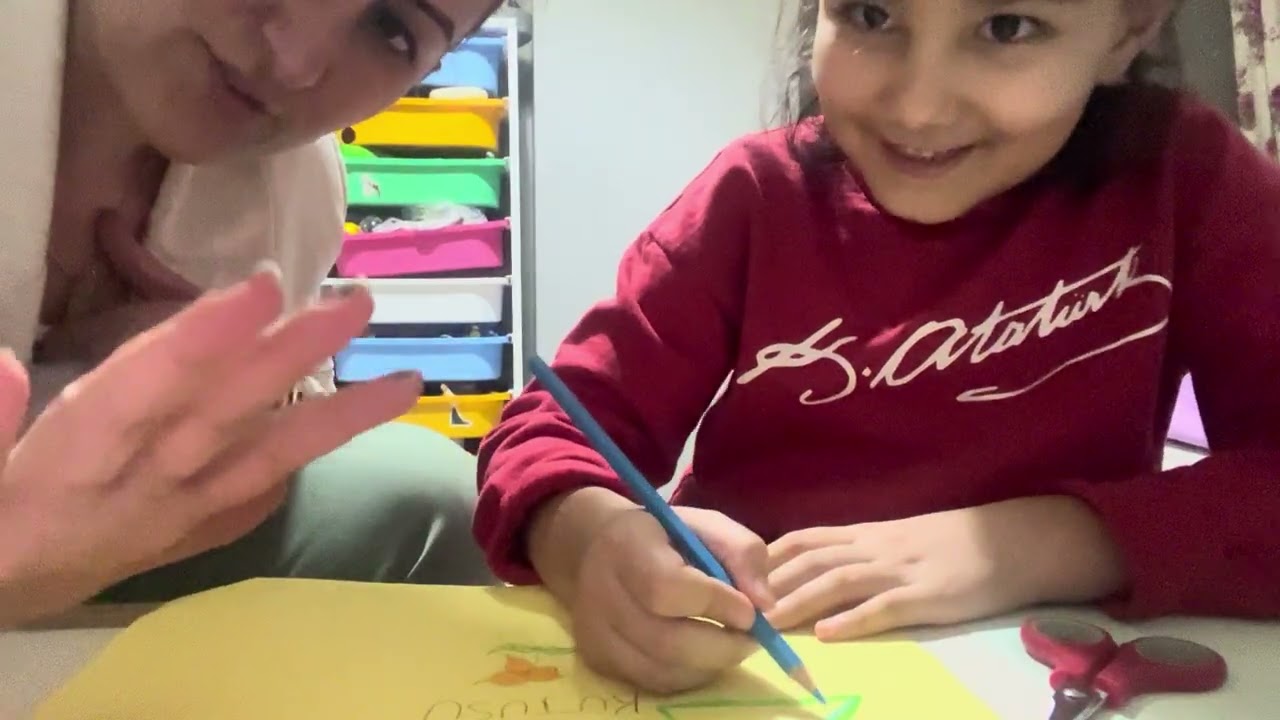 ATIK KÂĞITLARDAN ÇÖP KUTUSU YAPTIK RENGARENK ÇOK GÜZEL OLDU