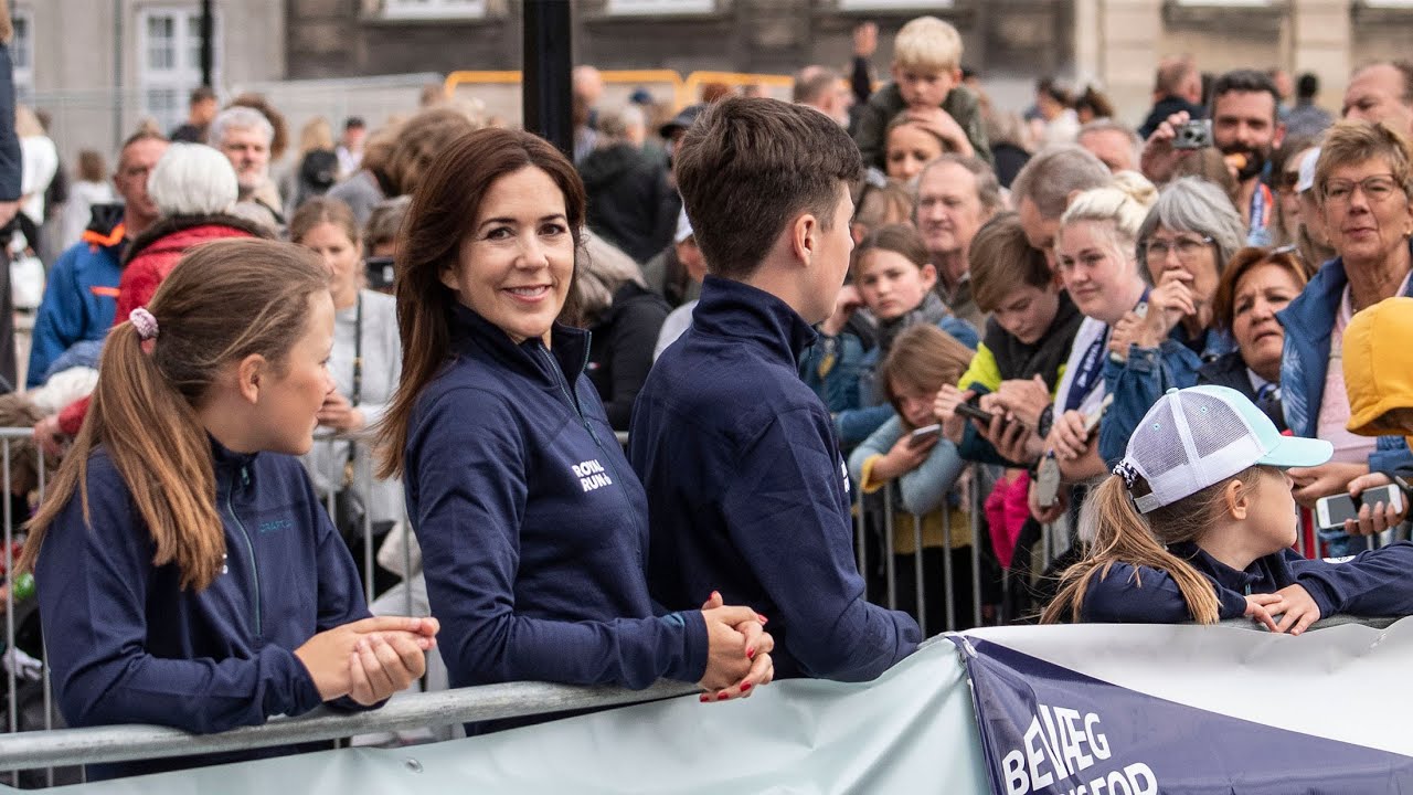 Royal Run 2019: Kronprinsesse Mary og børnene overraskede løberne på slotspladsen