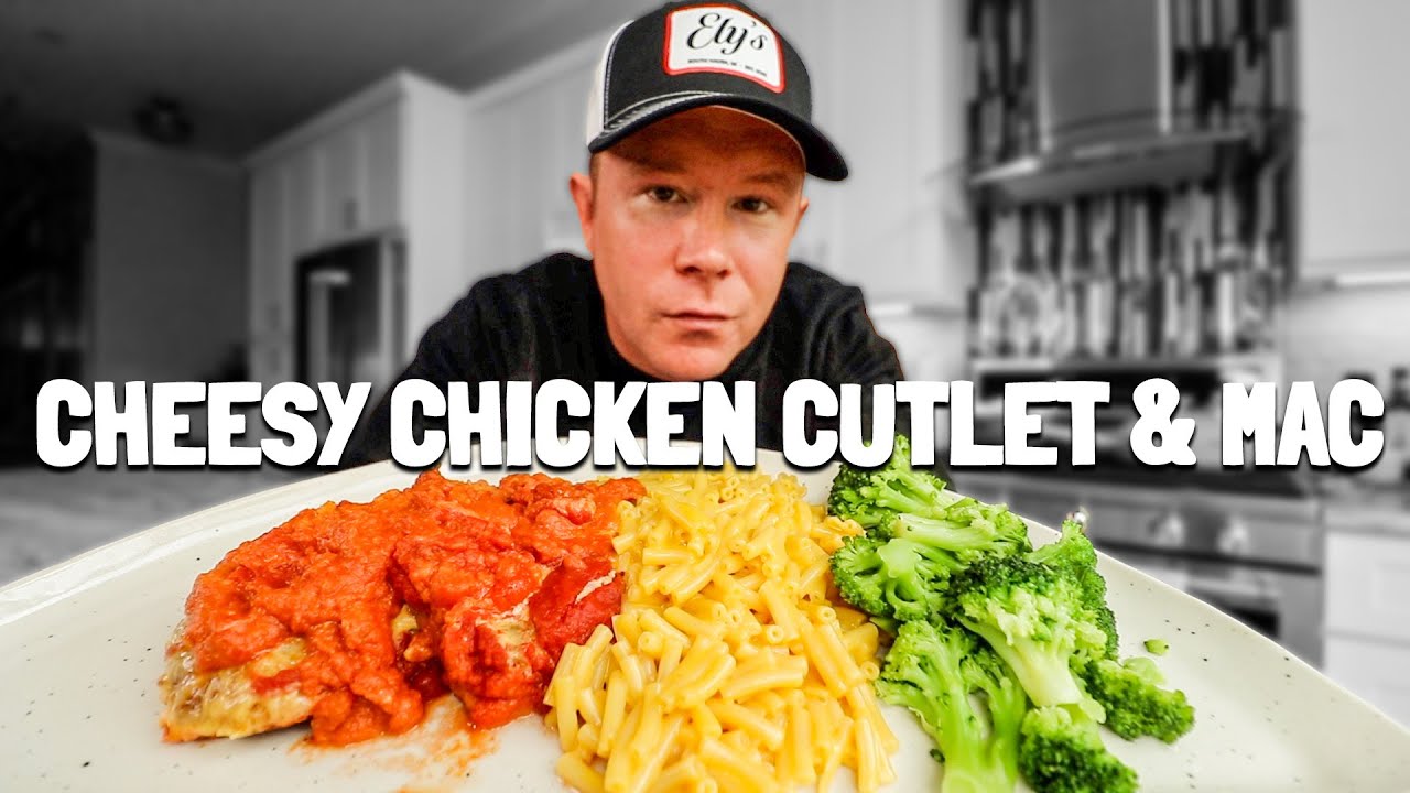 I made a Struggle Meal with Cheesy Chicken Cutlets & Mac 'N Cheese in my kitchen. 🍗🧀