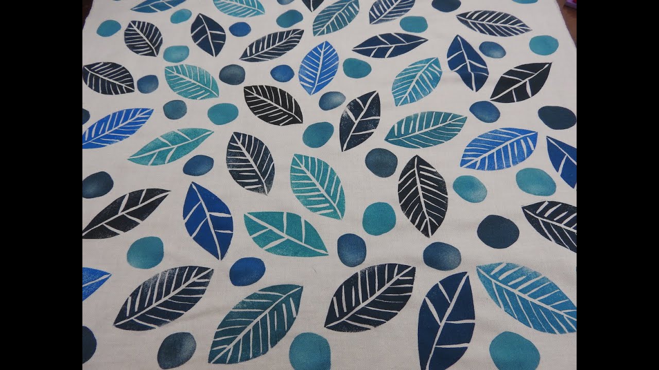 Como estampar tecido com carimbos de EVA.